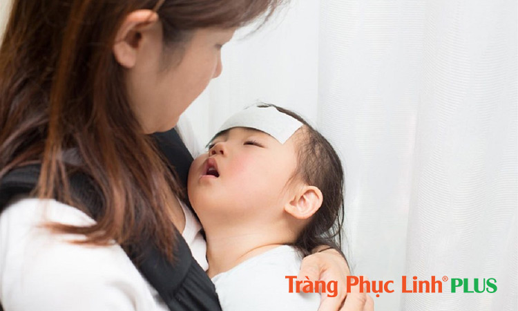 Trẻ bị tiêu chảy và sốt do đâu? Cha mẹ cần làm gì?